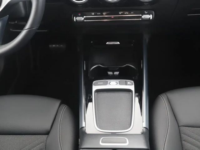Mercedes-Benz B 220