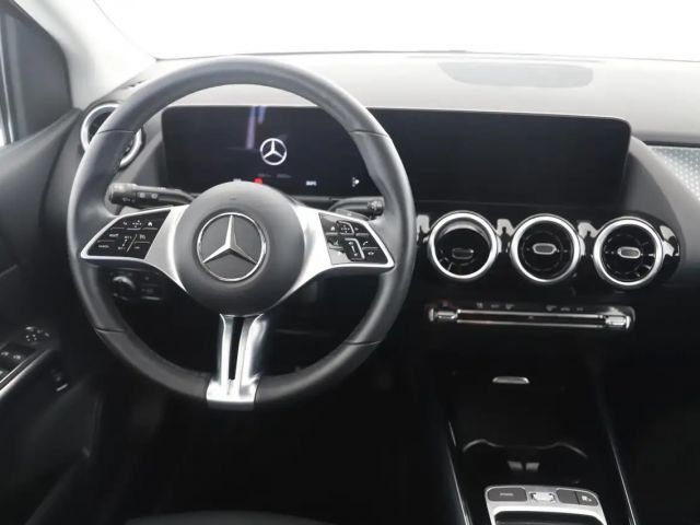 Mercedes-Benz B 220