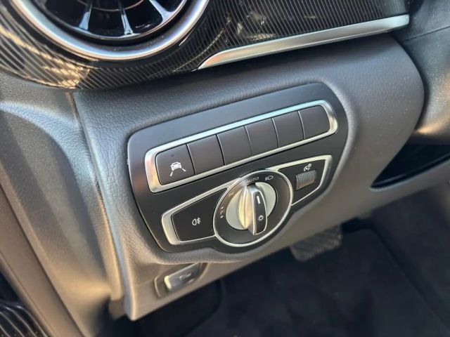 Mercedes-Benz V 220