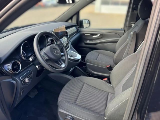 Mercedes-Benz V 220