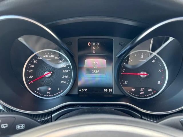Mercedes-Benz V 220