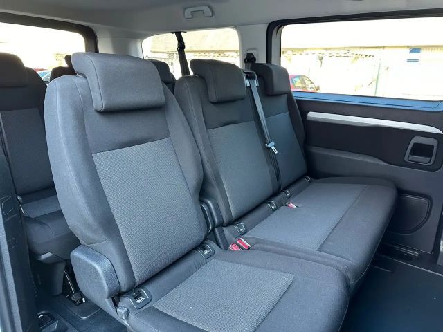 Peugeot Traveller