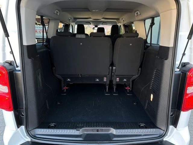 Peugeot Traveller