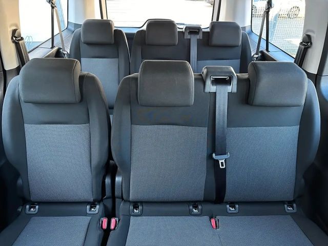 Peugeot Traveller