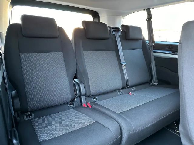 Peugeot Traveller