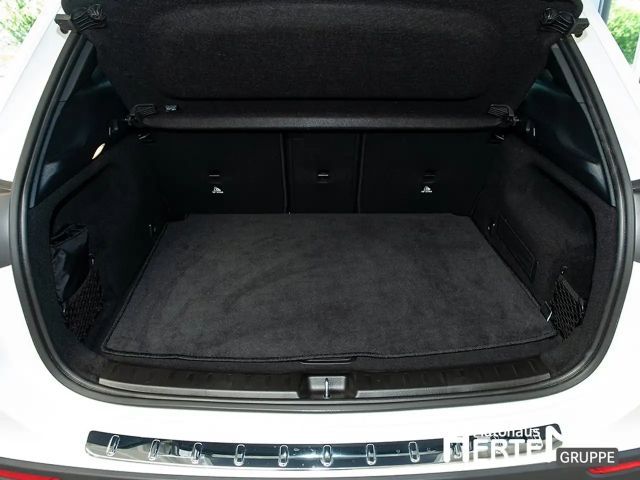 Mercedes-Benz GLA 220