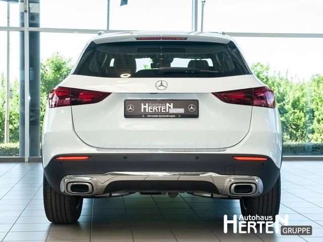 Mercedes-Benz GLA 220