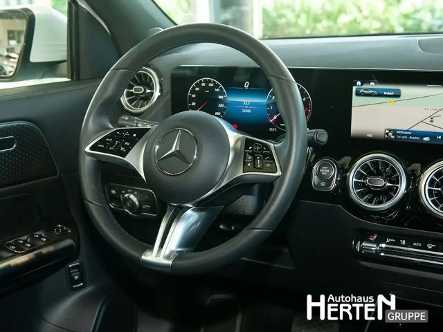 Mercedes-Benz GLA 220