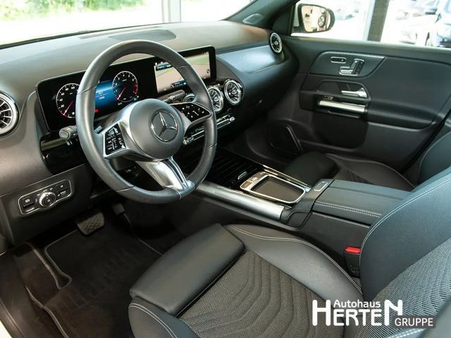 Mercedes-Benz GLA 220
