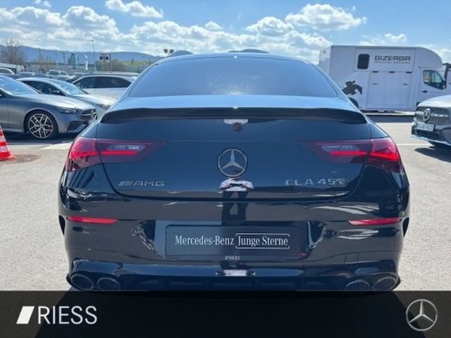 Mercedes-Benz CLA 45 AMG