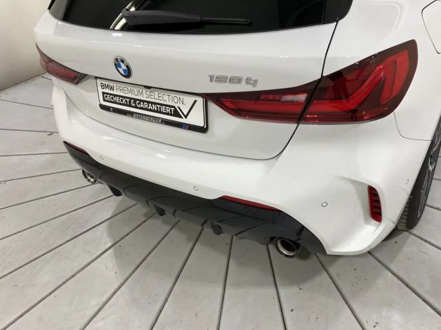 BMW 128