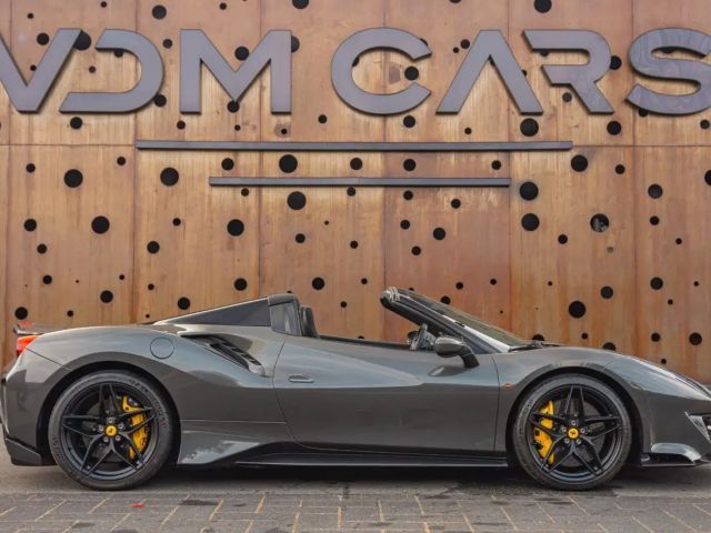 Ferrari 488