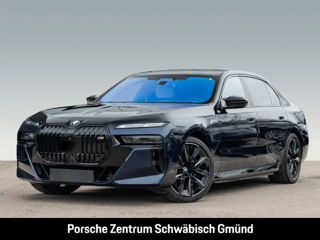 BMW 760 2023 Hybride / Benzine