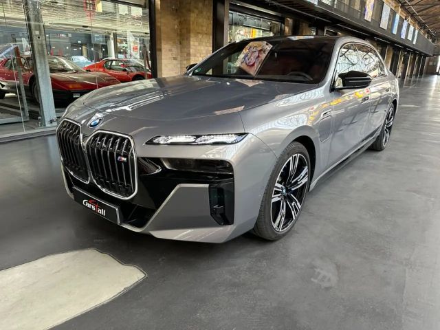 BMW 760 2023 Hybride / Benzine
