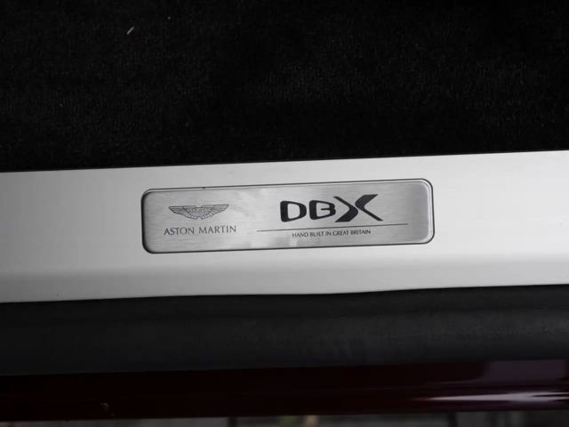 Aston Martin DBX