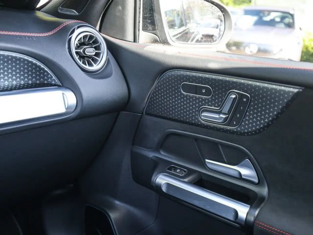 Mercedes-Benz EQB 300