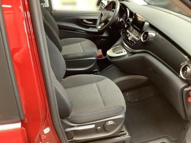Mercedes-Benz V 220
