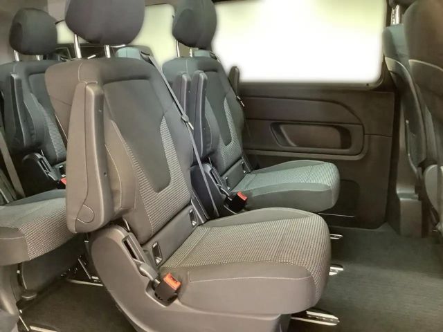 Mercedes-Benz V 220