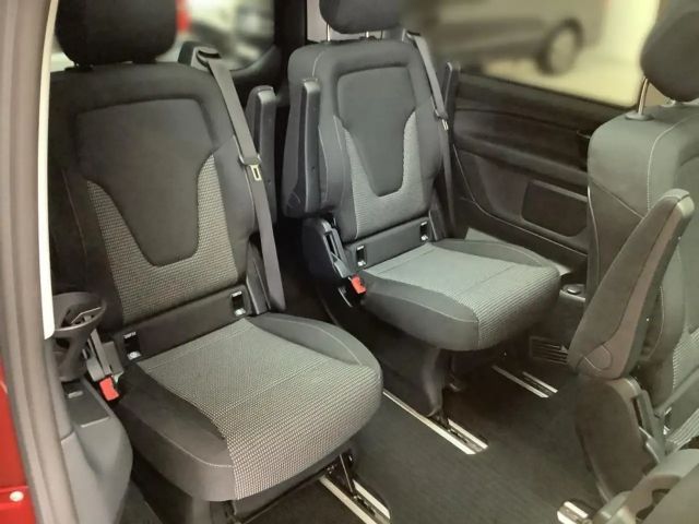 Mercedes-Benz V 220