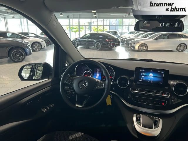 Mercedes-Benz V 220