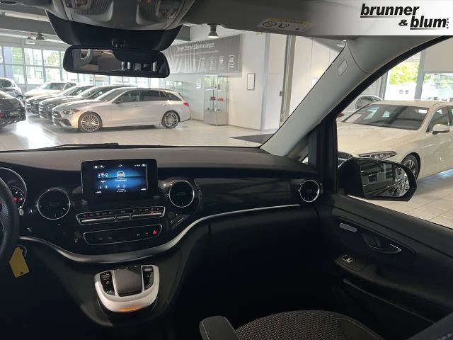 Mercedes-Benz V 220