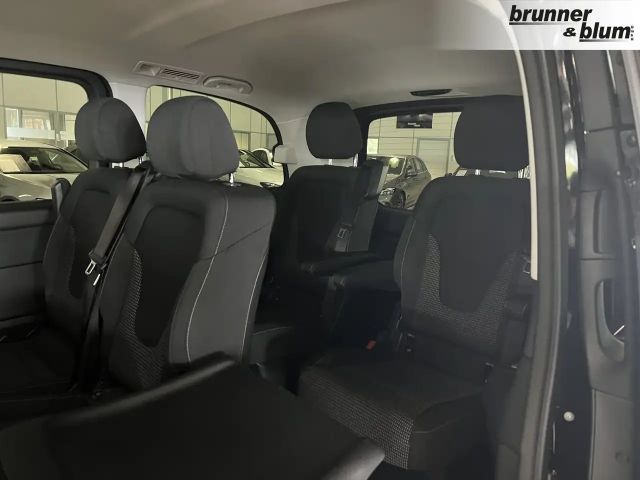 Mercedes-Benz V 220