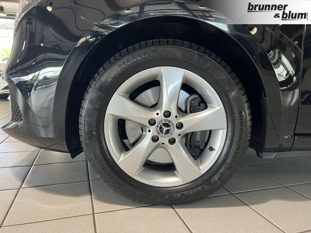 Mercedes-Benz V 220