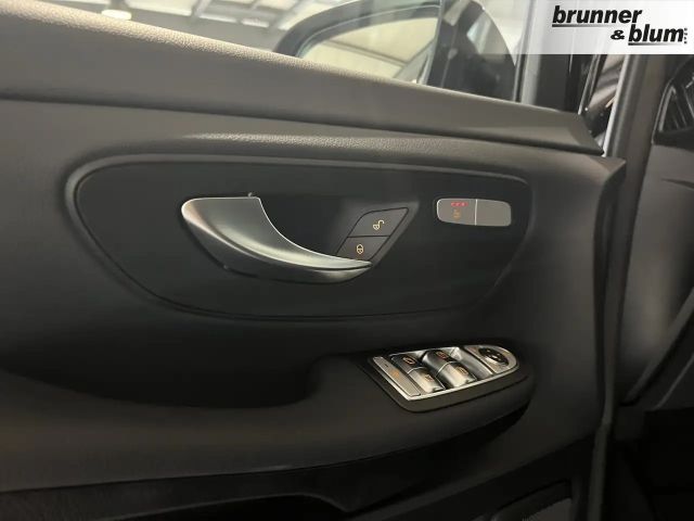 Mercedes-Benz V 220