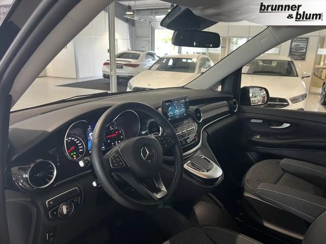 Mercedes-Benz V 220