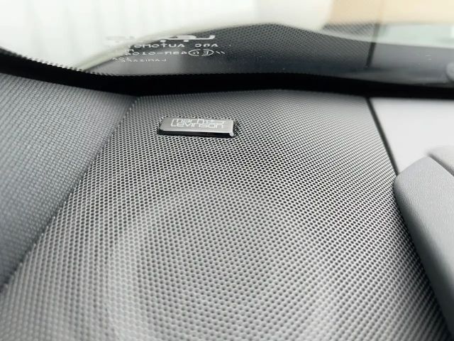 Lexus UX 300e