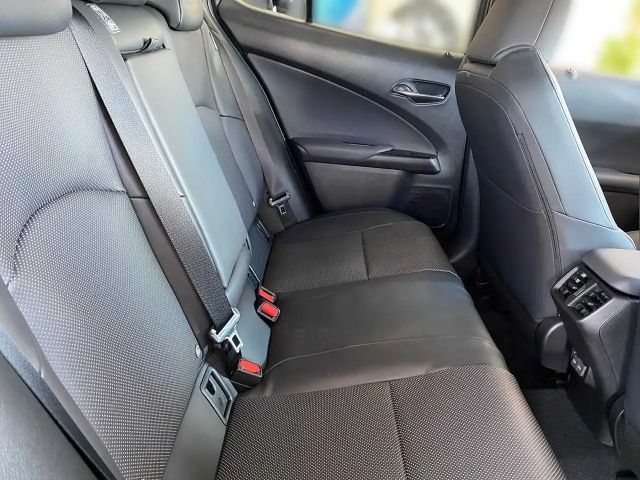 Lexus UX 250h