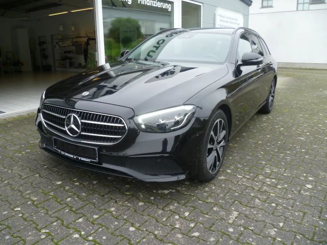 Mercedes-Benz E 220 E 220 d 4Matic AvantgardeMBUXHigh-End-Paket Nightp 2022 Diesel