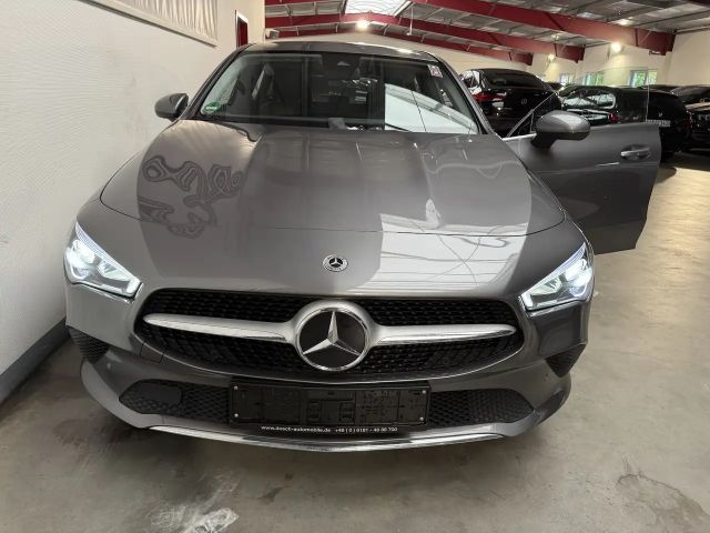 Mercedes-Benz CLA 220