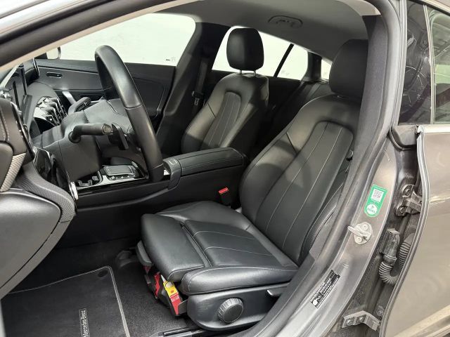 Mercedes-Benz CLA 220