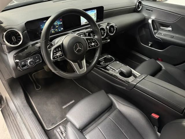 Mercedes-Benz CLA 220