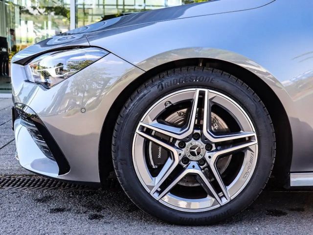 Mercedes-Benz CLA 220