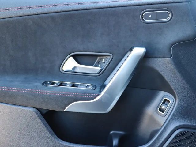 Mercedes-Benz CLA 220