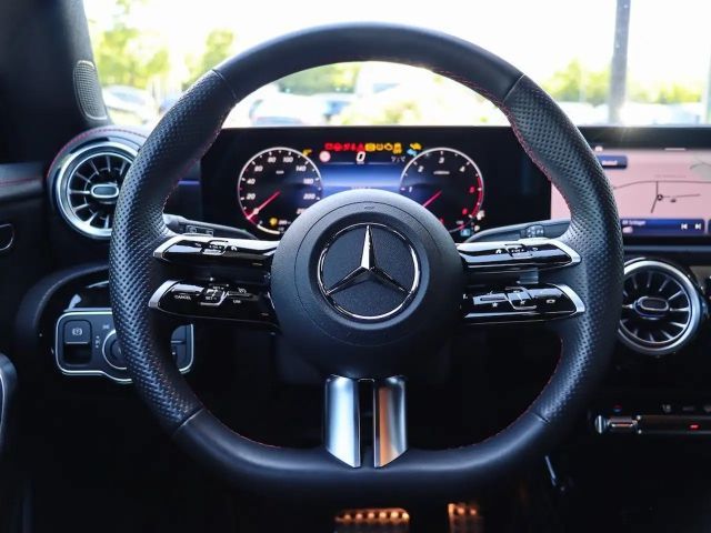 Mercedes-Benz CLA 220