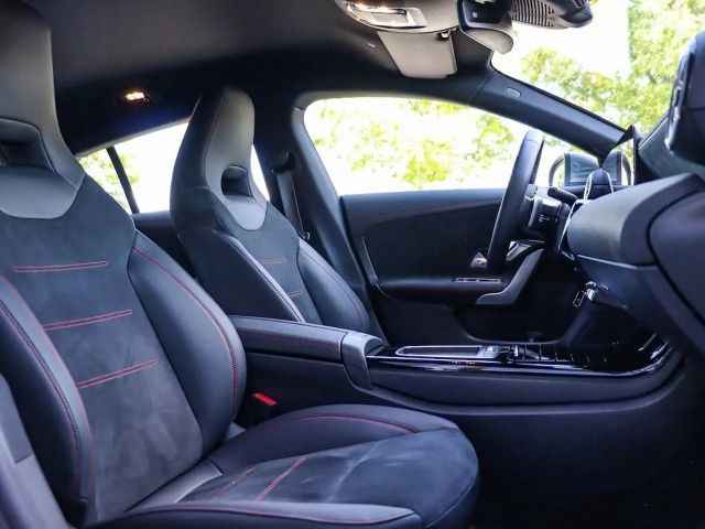 Mercedes-Benz CLA 220