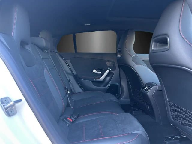 Mercedes-Benz CLA 220