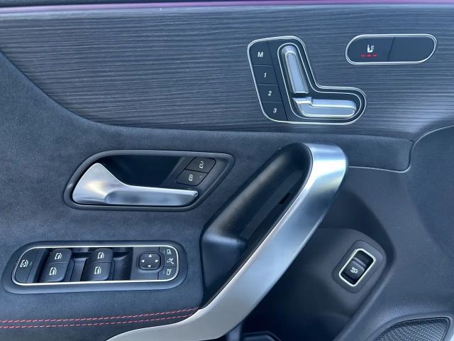 Mercedes-Benz CLA 220