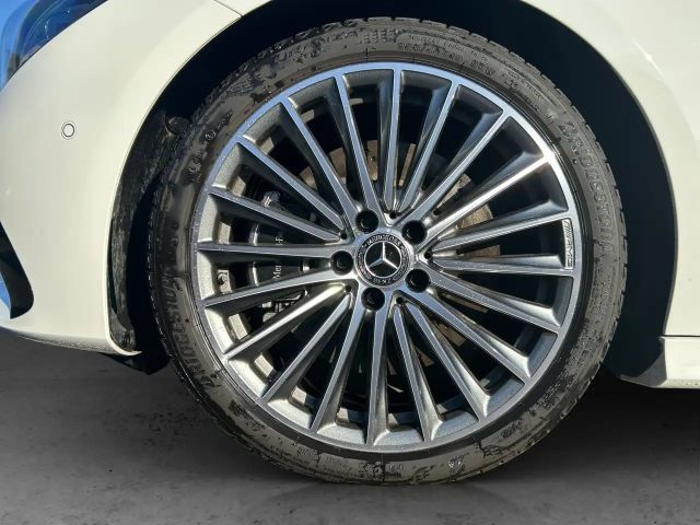 Mercedes-Benz CLA 220