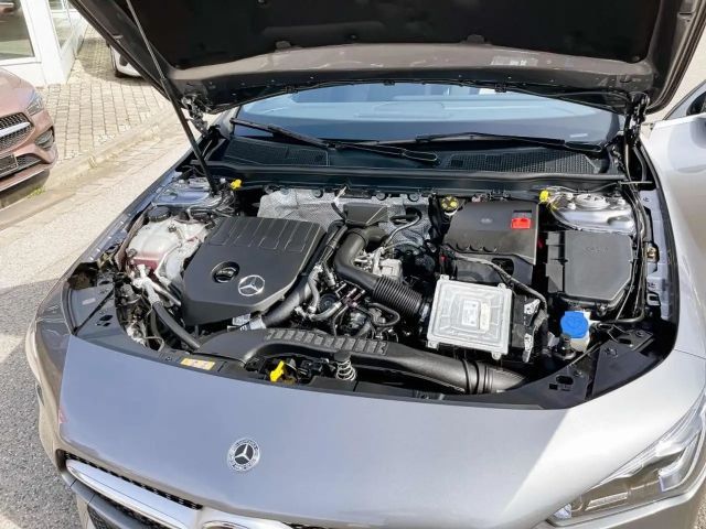 Mercedes-Benz CLA 180