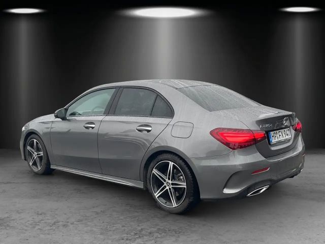 Mercedes-Benz A 220