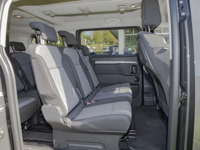 Peugeot Traveller