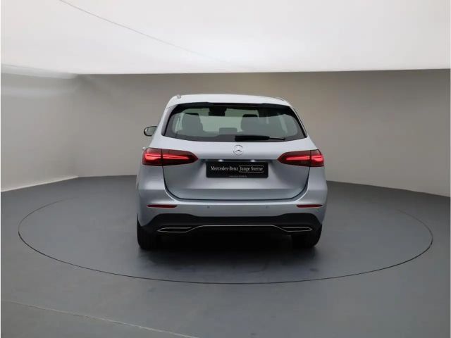 Mercedes-Benz B 220