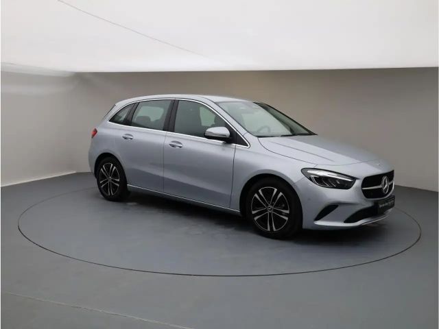 Mercedes-Benz B 220