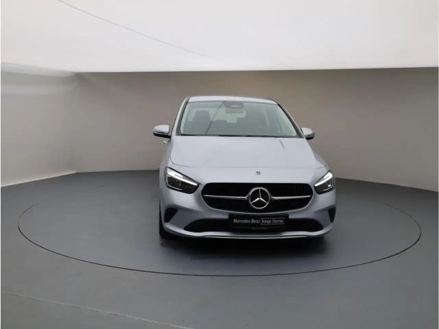 Mercedes-Benz B 220