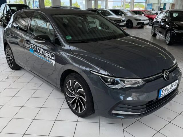 Volkswagen Golf VIII Lim. Life 1.5 eTSI 2021 Benzine