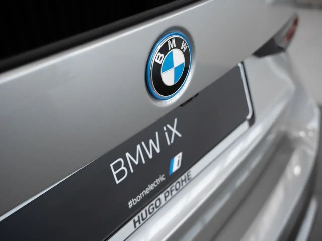 BMW iX1
